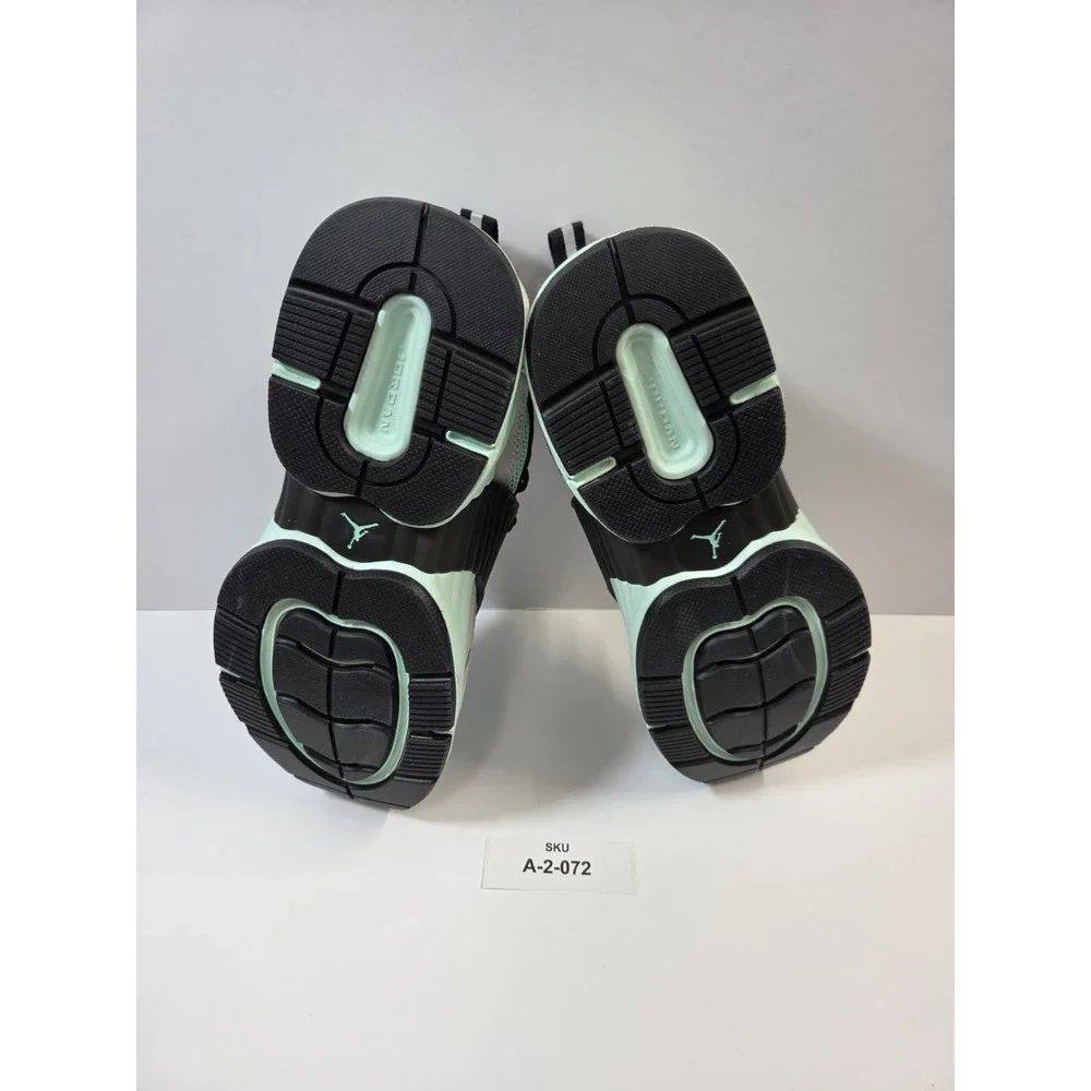 Jordan Trunner O/S Black Grey Green Glow (GS) ii6531-004 Size 6.5Y